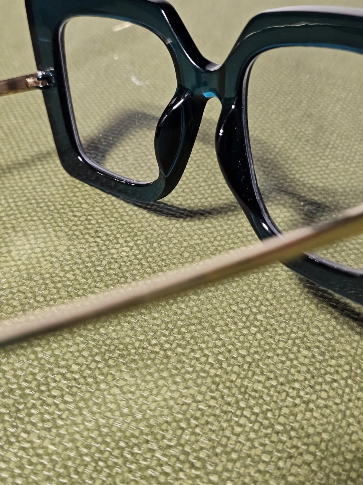 Feisedy Oversized Frame Eyeglasses, Frames Only , Clear Lenses Scratched 2