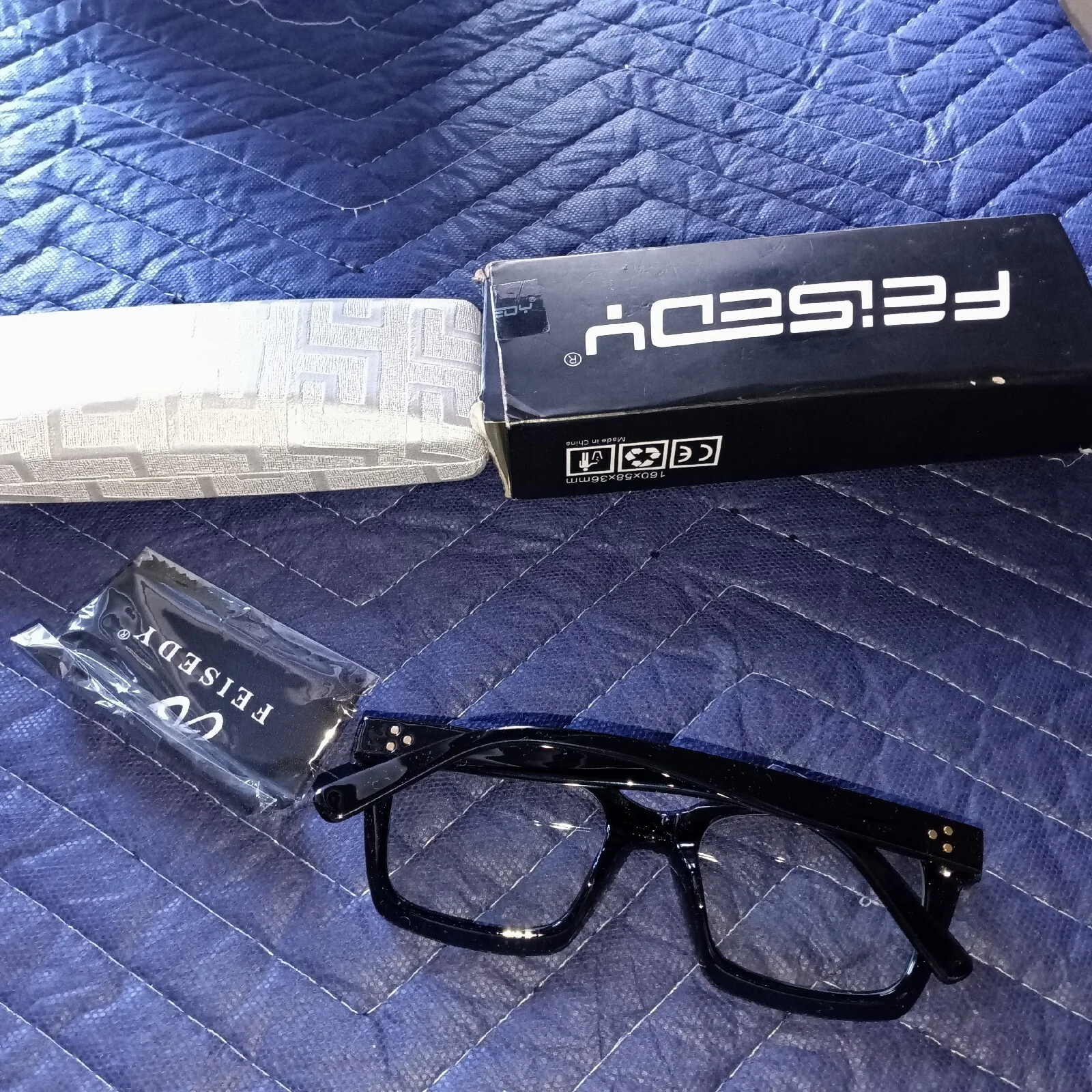 Feisedy Plain Glasses With Black Frame